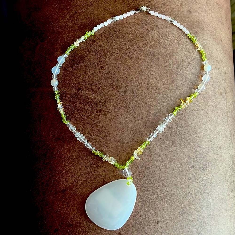 NWOT White Jade beaded necklace